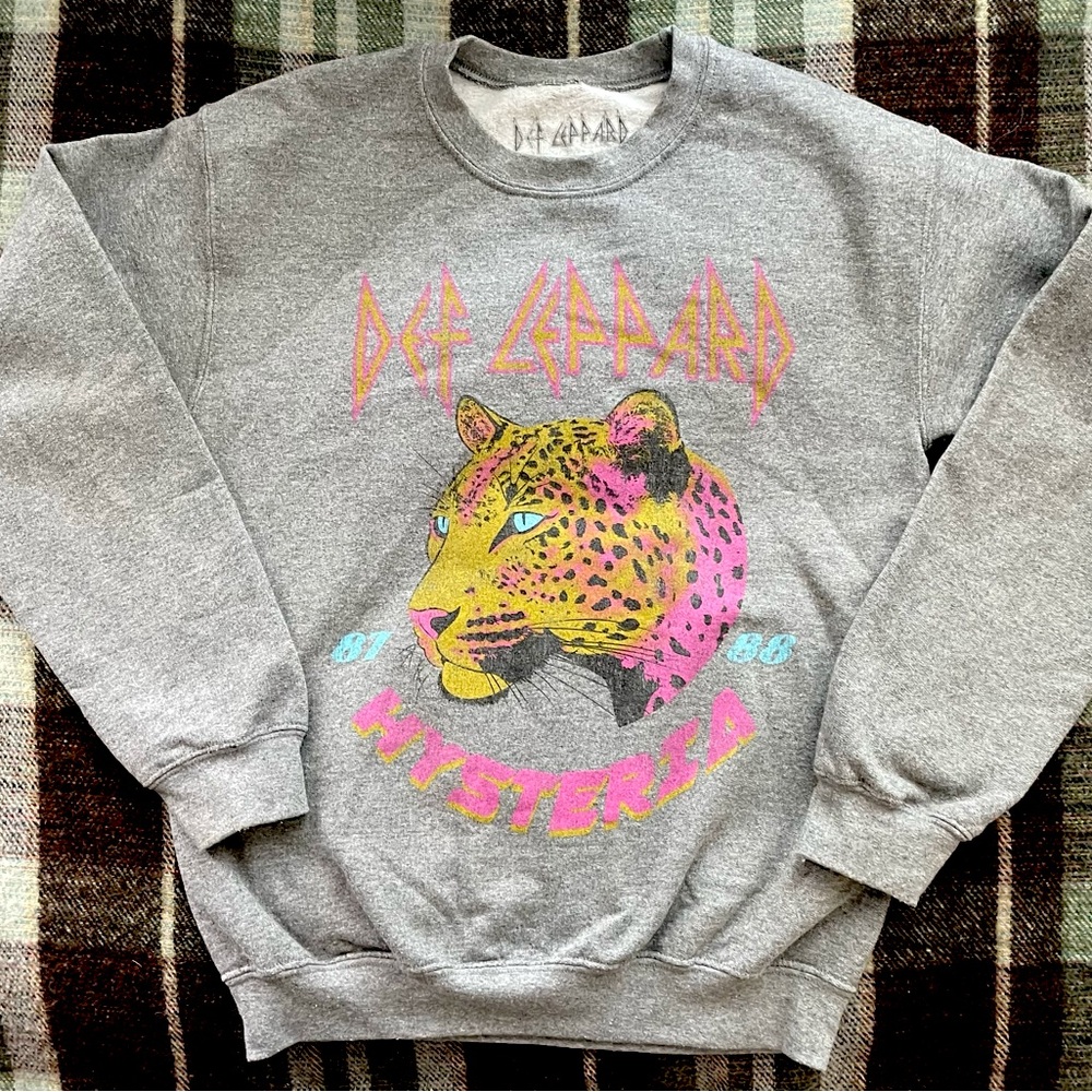 Def Leopard Sweatshirt - Women’s Size Small